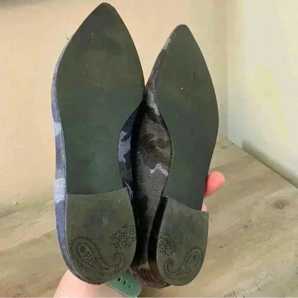 Anthropologie Jon Josef Gatsby Camo Print Pointed Toe Loafer Size 7M - Picture 6 of 7